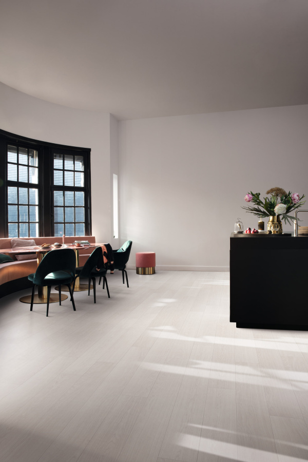 Quick-Step Impressive Дуб серый лакированный 