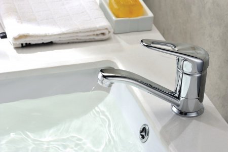 LM4107C "Луна" Смеситель для умывальника с поворотным изливом 